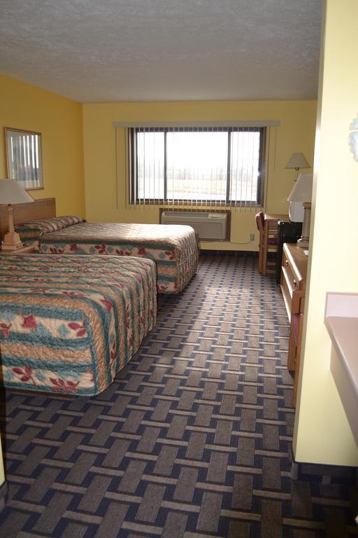 Sky Lodge Inn & Suites - דלבן מראה חיצוני תמונה