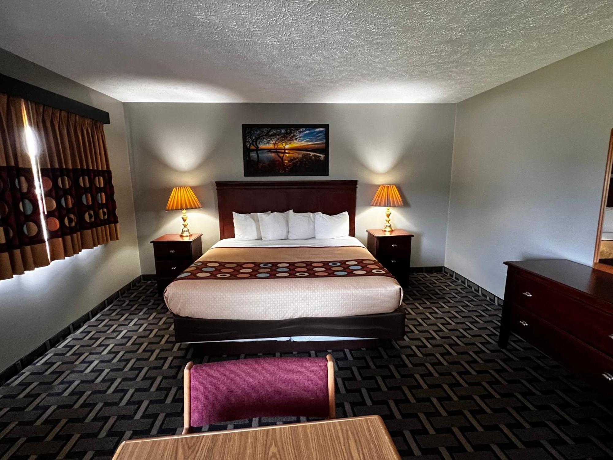 Sky Lodge Inn & Suites - דלבן מראה חיצוני תמונה